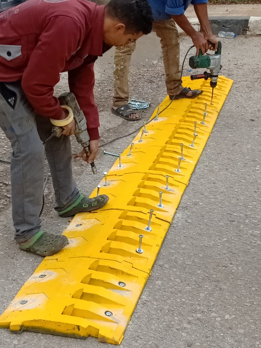 Read more about the article مطب شوكة  مانع للسير العكسي (السير في اتجاة واحد)